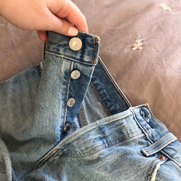 Levi’s shorts - Picture 3 of 3